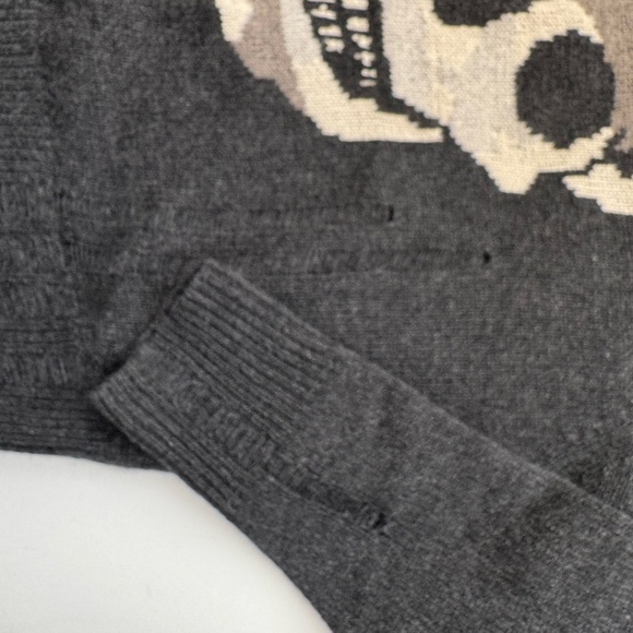 New condition women's SKULL CASHMERE crew sweater size small $250 - Picture 4 of 8